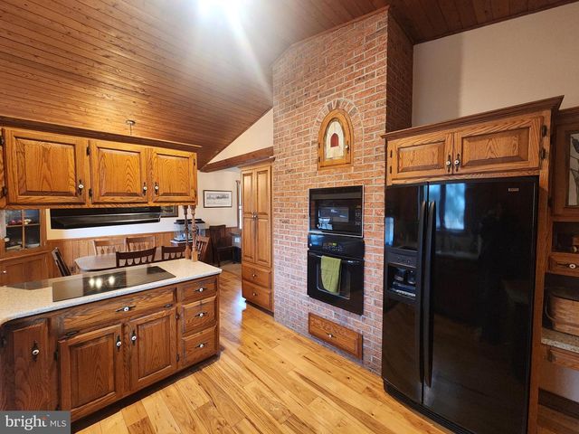 230 S HERTZLER RD, Elizabethtown, PA 17022