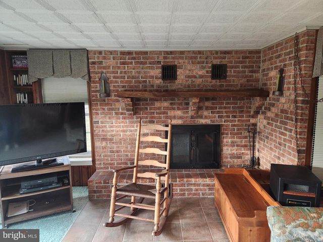 230 S HERTZLER RD, Elizabethtown, PA 17022