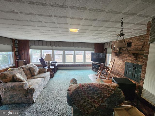 230 S HERTZLER RD, Elizabethtown, PA 17022