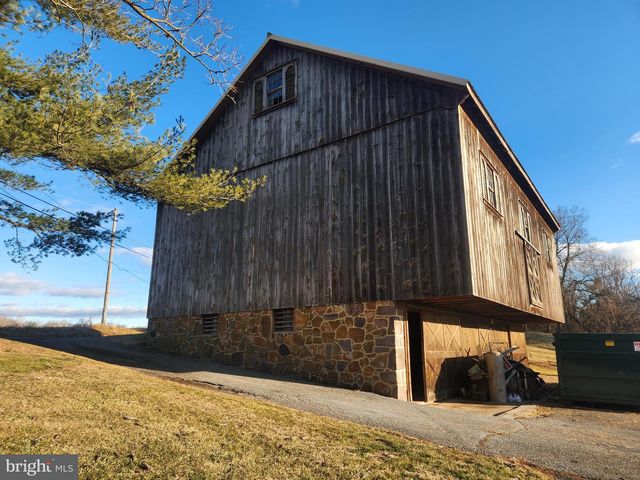 230 S HERTZLER RD, Elizabethtown, PA 17022