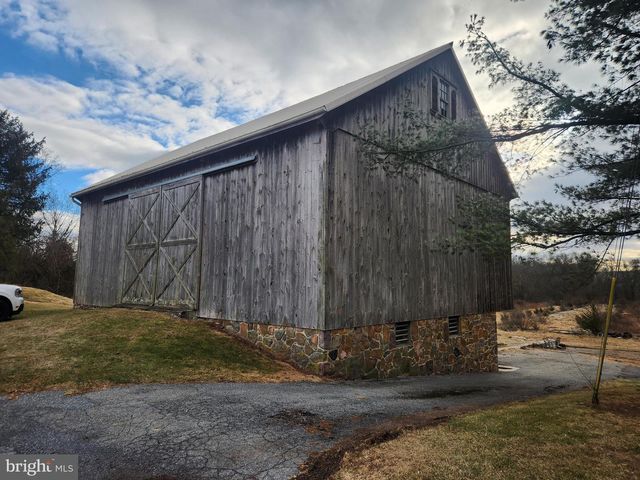 230 S HERTZLER RD, Elizabethtown, PA 17022