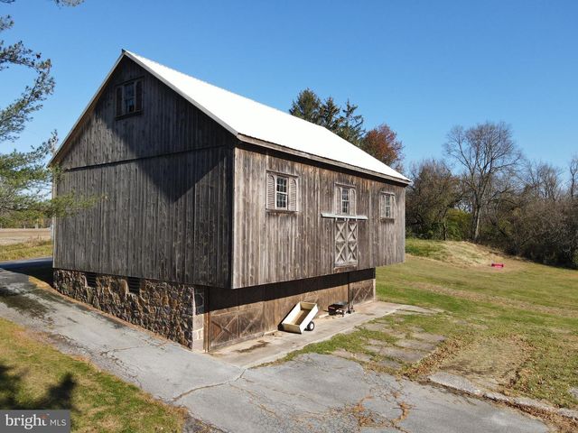 230 S HERTZLER RD, Elizabethtown, PA 17022