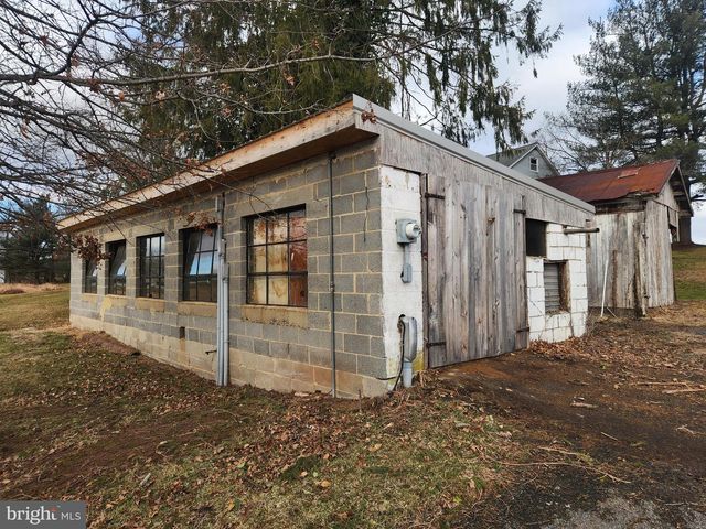 230 S HERTZLER RD, Elizabethtown, PA 17022