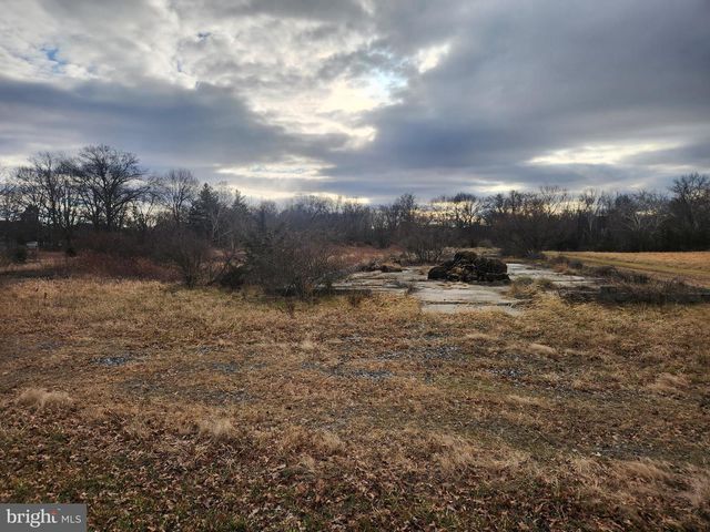 230 S HERTZLER RD, Elizabethtown, PA 17022