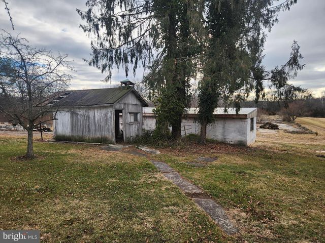 230 S HERTZLER RD, Elizabethtown, PA 17022