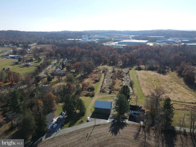 230 S HERTZLER RD, Elizabethtown, PA 17022