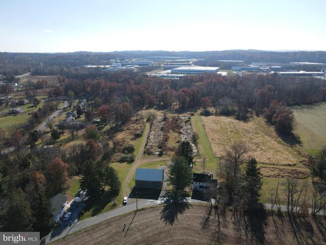 230 S HERTZLER RD, Elizabethtown, PA 17022