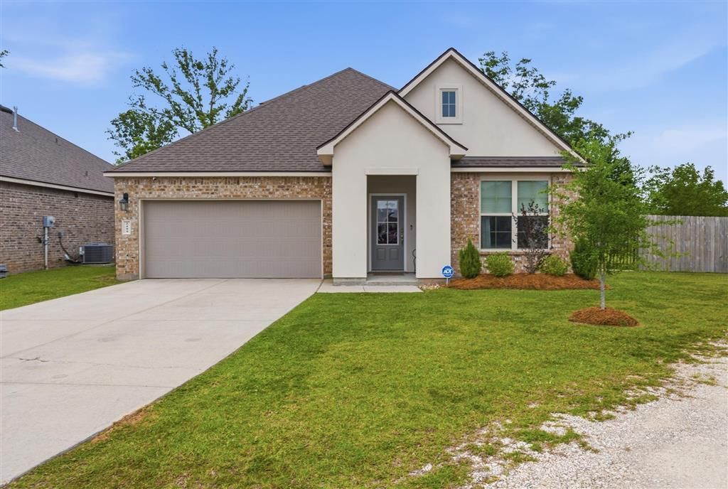 2404 Reserve Drive, Westlake, LA 70669