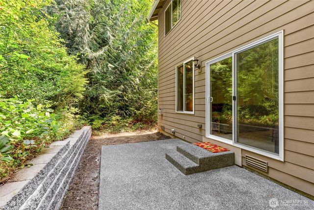 130 NE Miramar Circle, Bremerton, WA 98311