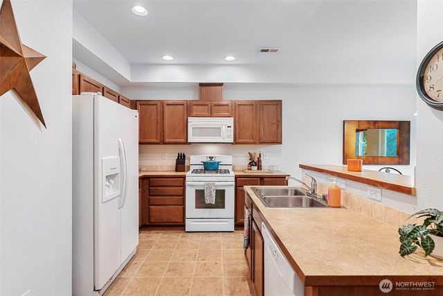 130 NE Miramar Circle, Bremerton, WA 98311