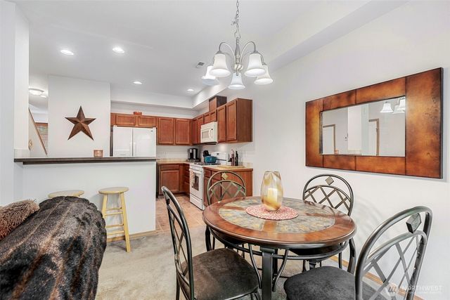 130 NE Miramar Circle, Bremerton, WA 98311