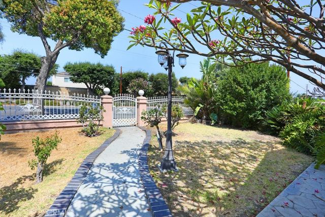 640 S Azusa Avenue, West Covina, CA 91791