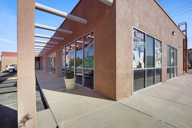 336 Adams Street SE, Albuquerque, NM 87108