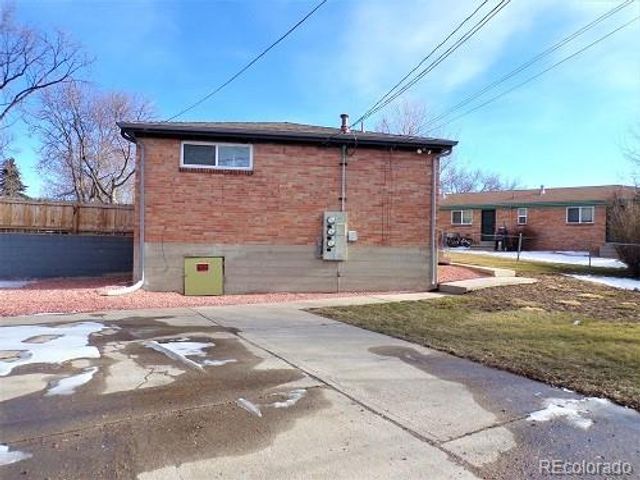 1129 Dallas Street, Aurora, CO 80010