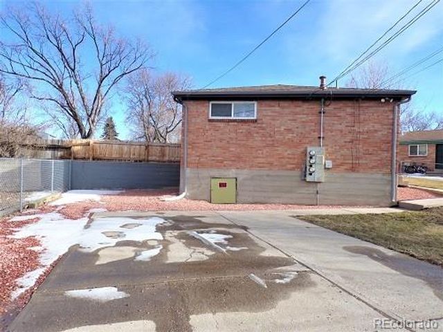 1129 Dallas Street, Aurora, CO 80010