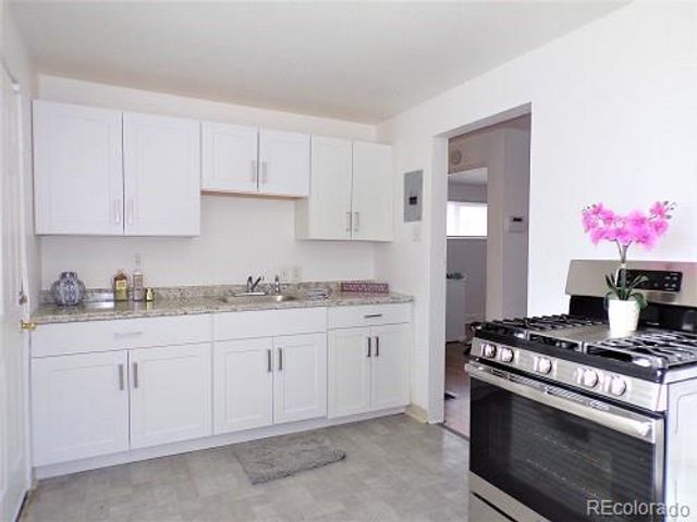 1129 Dallas Street, Aurora, CO 80010