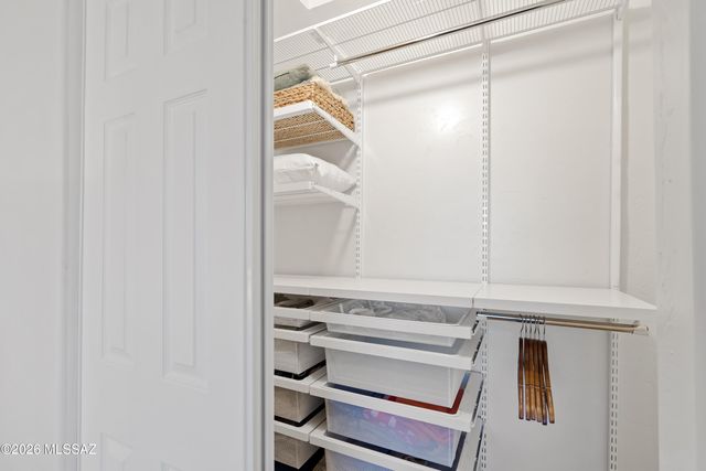 210 W Meadowbrook Drive, Oro Valley, AZ 85704