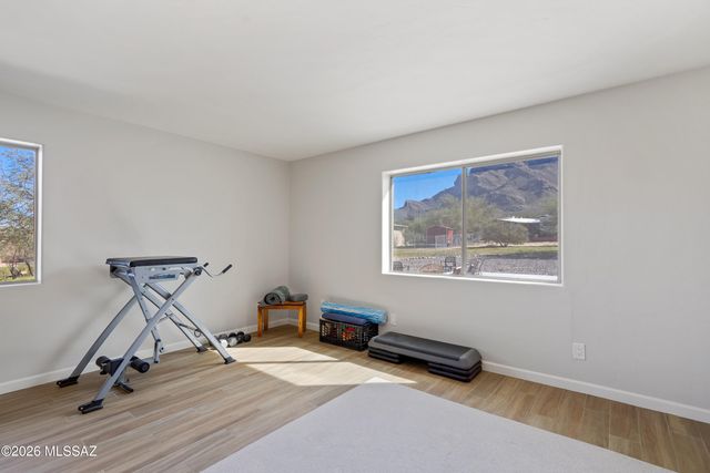 210 W Meadowbrook Drive, Oro Valley, AZ 85704