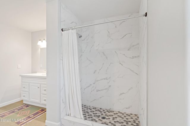 210 W Meadowbrook Drive, Oro Valley, AZ 85704