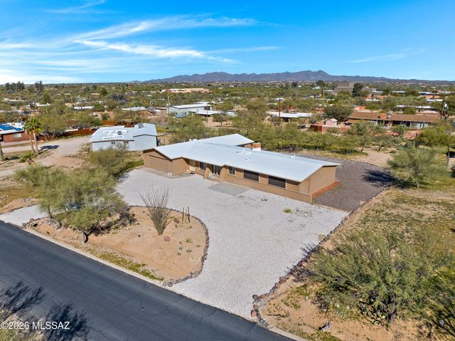 210 W Meadowbrook Drive, Oro Valley, AZ 85704