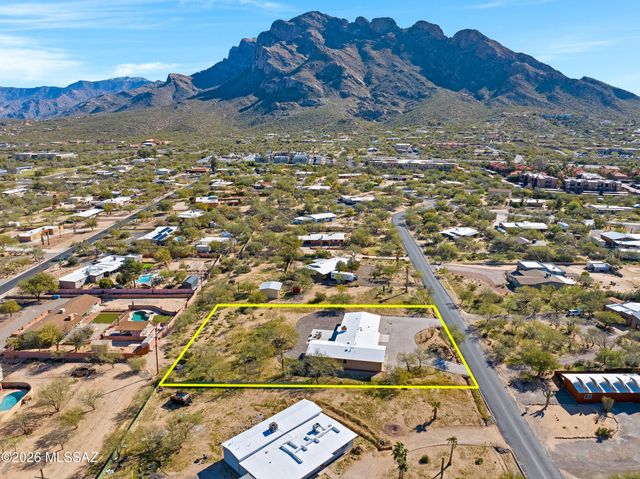 210 W Meadowbrook Drive, Oro Valley, AZ 85704