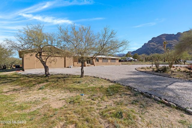 210 W Meadowbrook Drive, Oro Valley, AZ 85704
