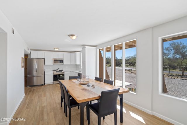 210 W Meadowbrook Drive, Oro Valley, AZ 85704