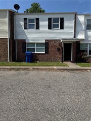3233 Saxon PL, Virginia Beach, VA 23453