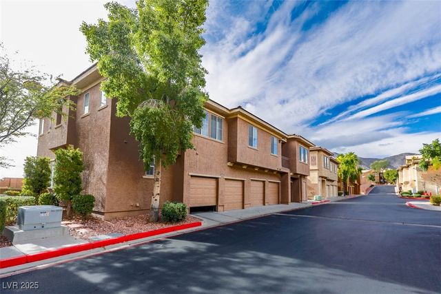 10221 Delray Beach Avenue 201, Las Vegas, NV 89129