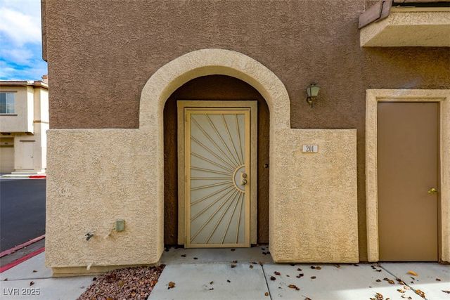 10221 Delray Beach Avenue 201, Las Vegas, NV 89129