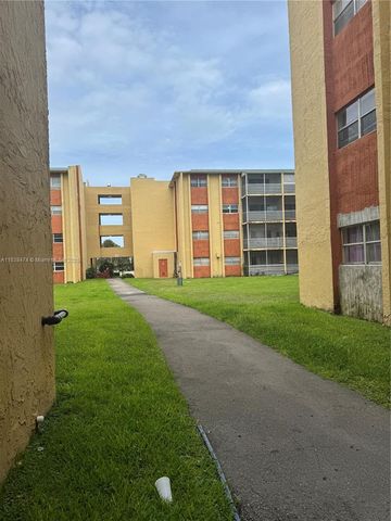 3610 NW 21st St 413, Lauderdale Lakes, FL 33311