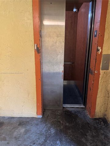 3610 NW 21st St 413, Lauderdale Lakes, FL 33311