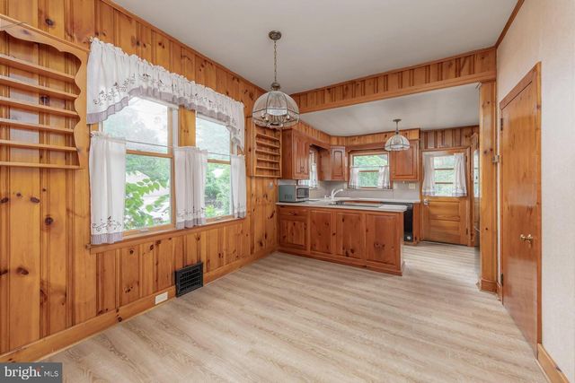 102 COLONIAL AVE, Pitman, NJ 08071