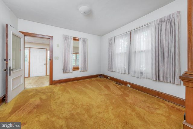 102 COLONIAL AVE, Pitman, NJ 08071