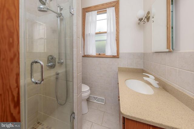 102 COLONIAL AVE, Pitman, NJ 08071