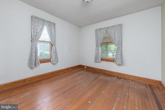 102 COLONIAL AVE, Pitman, NJ 08071