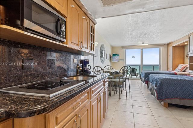 19201 Collins Avenue 612, Sunny Isles Beach, FL 33160