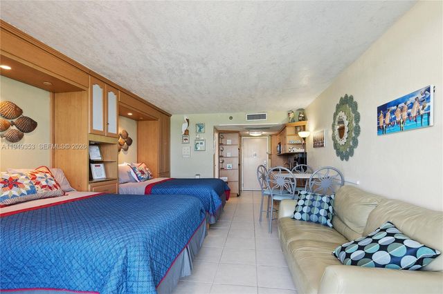 19201 Collins Avenue 612, Sunny Isles Beach, FL 33160