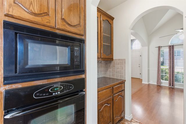 7808 Brook Meadow Lane, Fort Worth, TX 76133