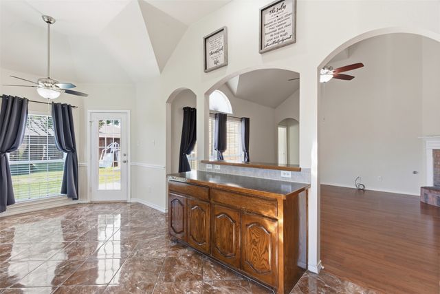 7808 Brook Meadow Lane, Fort Worth, TX 76133