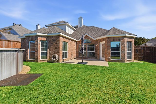 7808 Brook Meadow Lane, Fort Worth, TX 76133