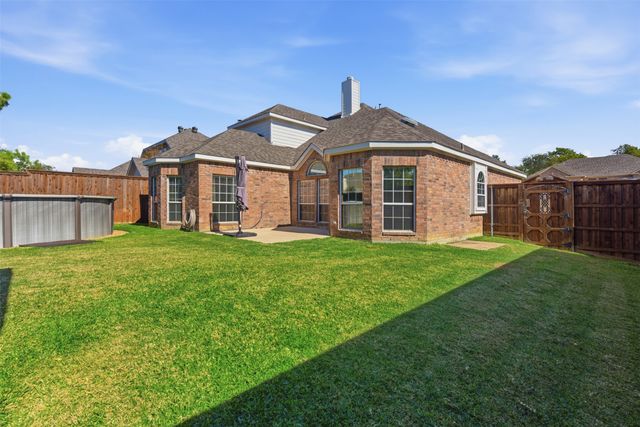 7808 Brook Meadow Lane, Fort Worth, TX 76133