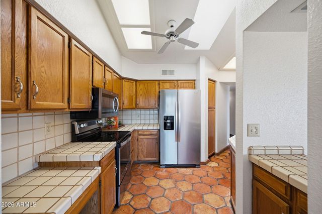 4237 E SANDIA Street, Phoenix, AZ 85044