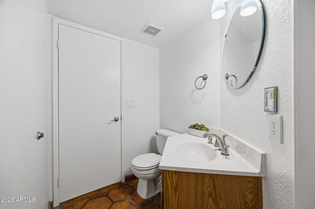 4237 E SANDIA Street, Phoenix, AZ 85044