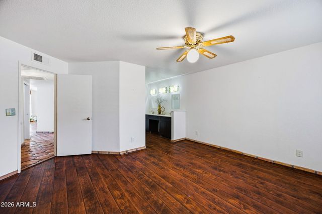 4237 E SANDIA Street, Phoenix, AZ 85044