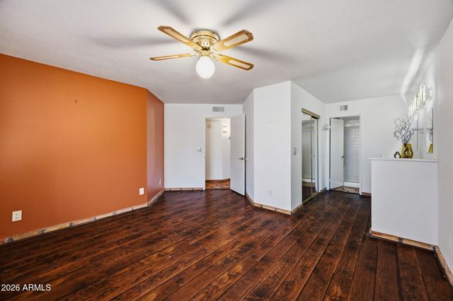 4237 E SANDIA Street, Phoenix, AZ 85044