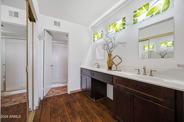 4237 E SANDIA Street, Phoenix, AZ 85044