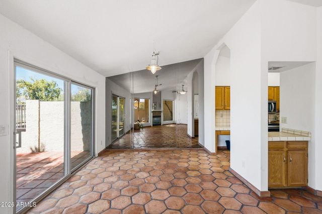 4237 E SANDIA Street, Phoenix, AZ 85044