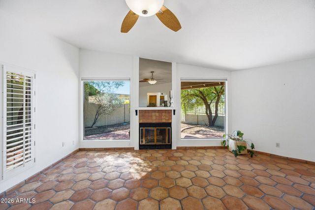 4237 E SANDIA Street, Phoenix, AZ 85044