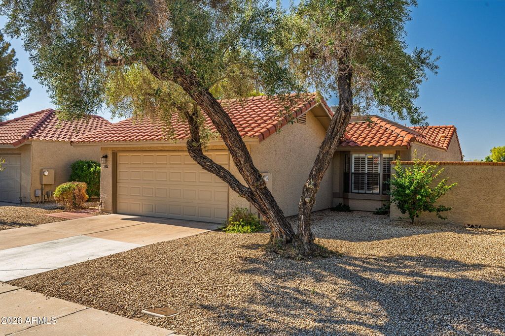 4237 E SANDIA Street, Phoenix, AZ 85044